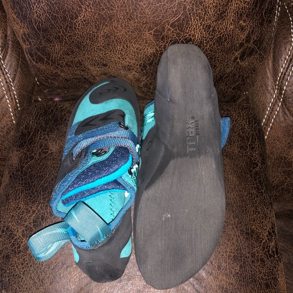 Kira Climbing shoes - Picture 2 of 3